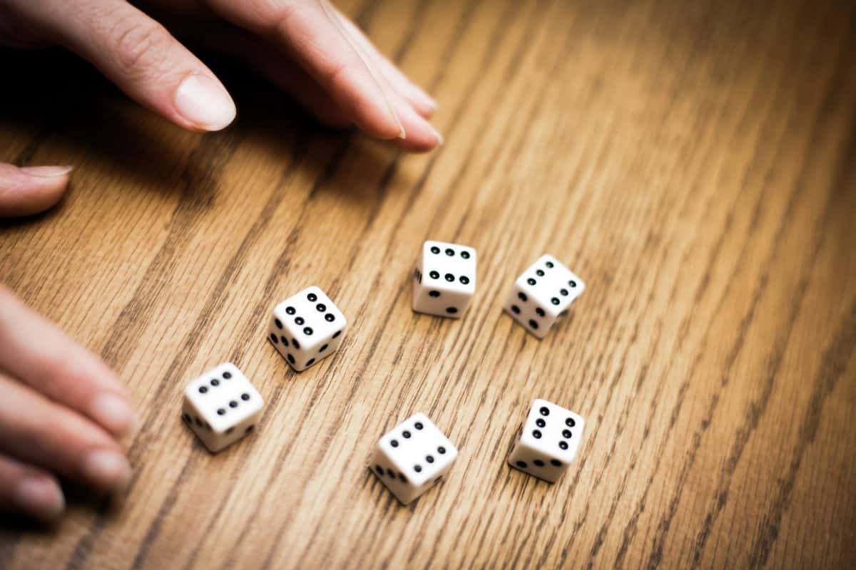 dice - finders- table