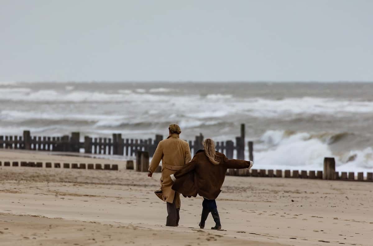 sea-beach-walking