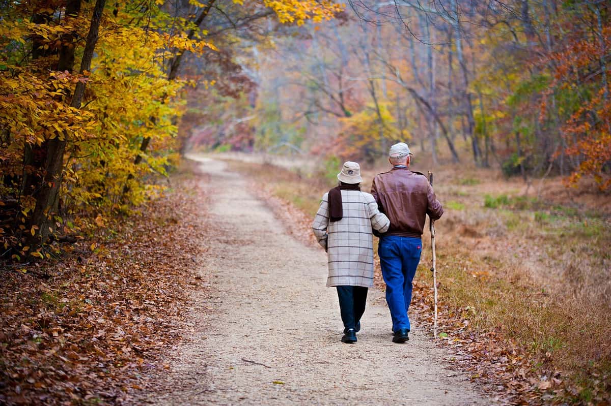 autumn-walk-couple