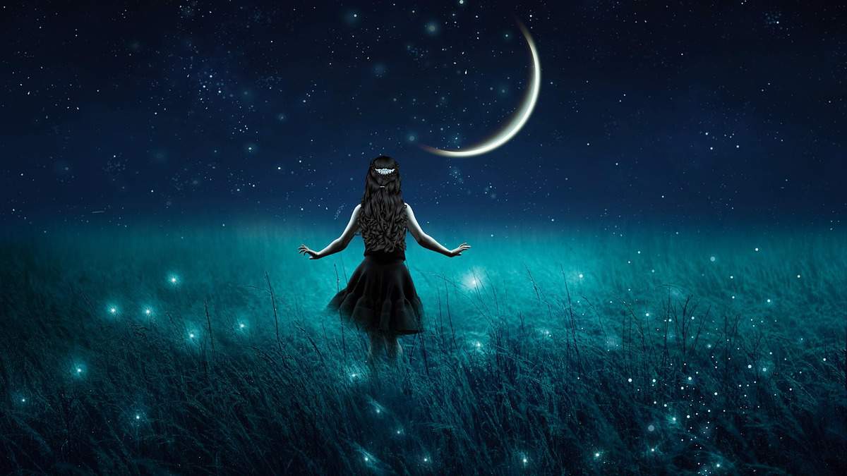 moon-girl-field