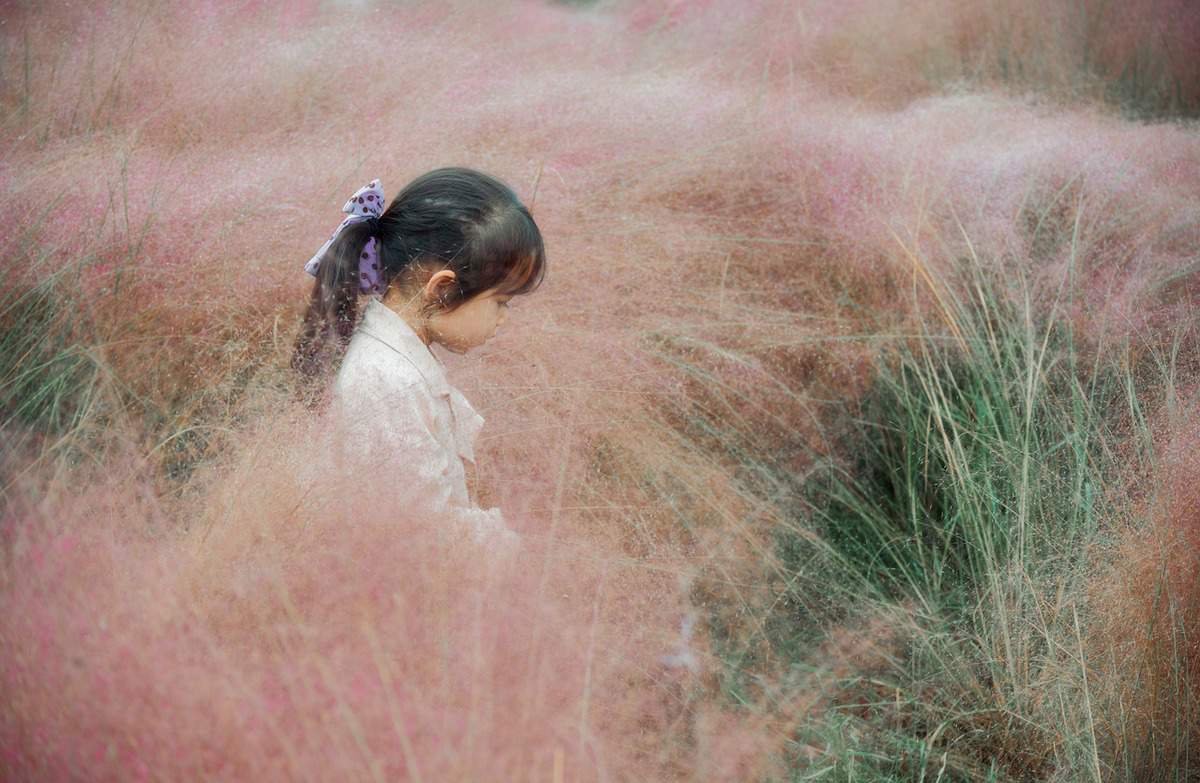 girl-in-field