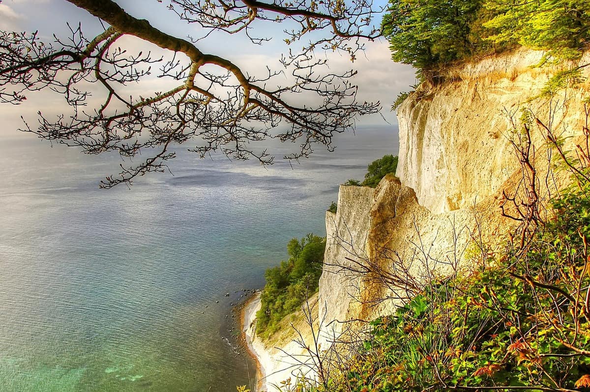 island-cliffside-sea