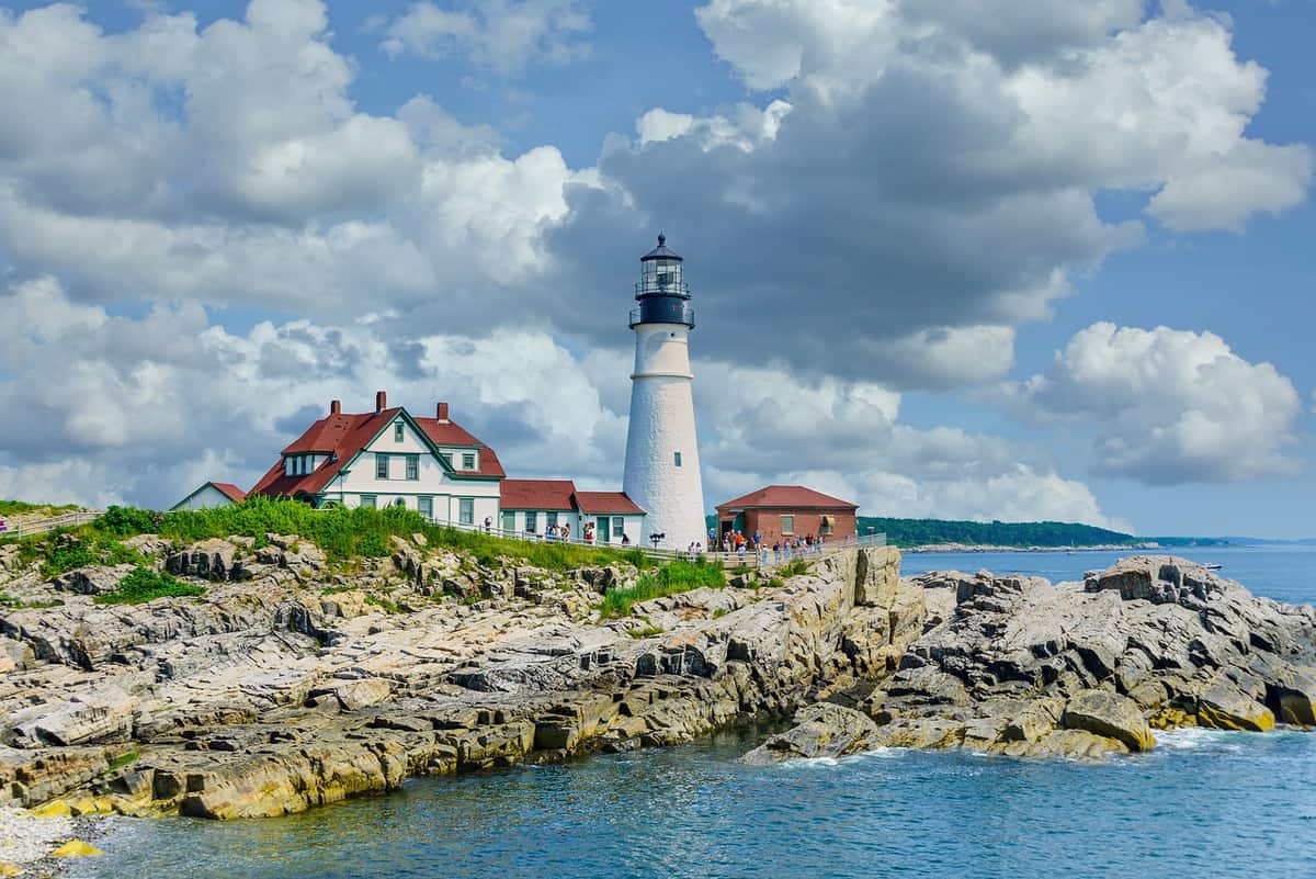 lighthouse-beach-sea