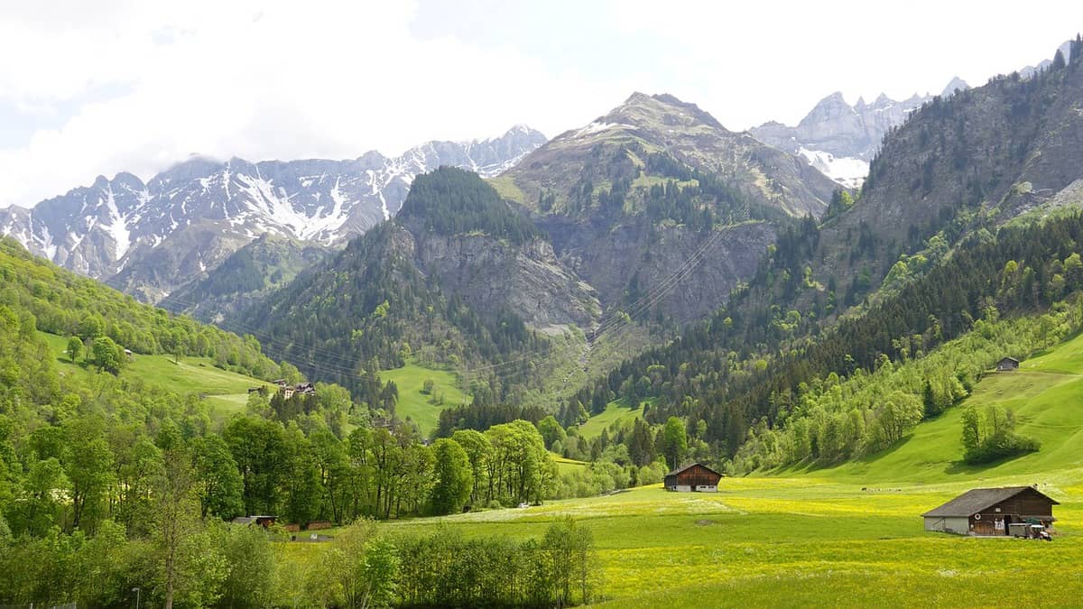 mountan-chain-landscape