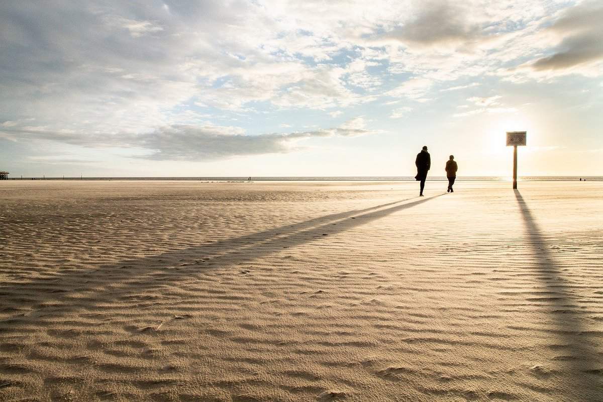 silhouette-men-walking