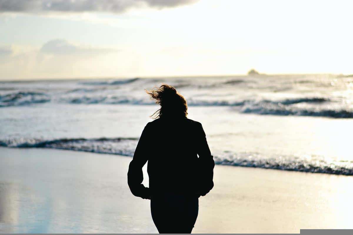 woman-alone-walking