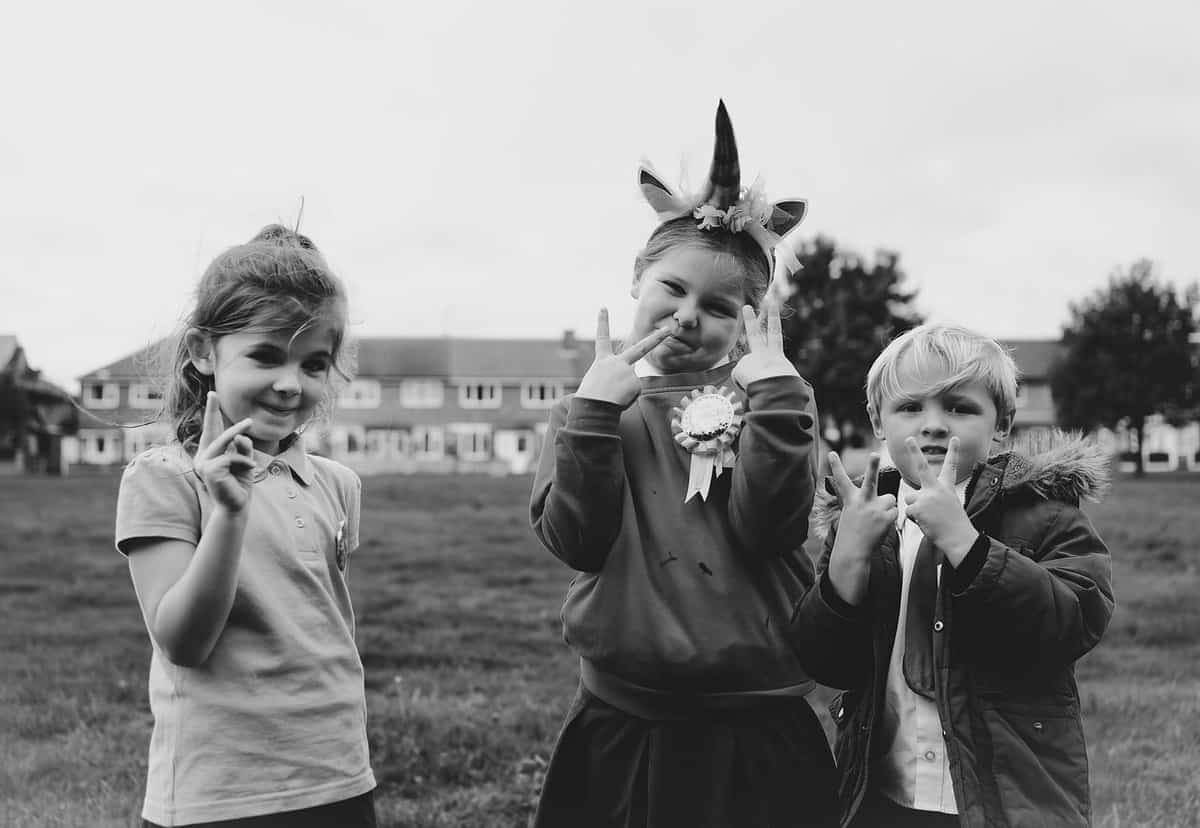 kids-together-playing