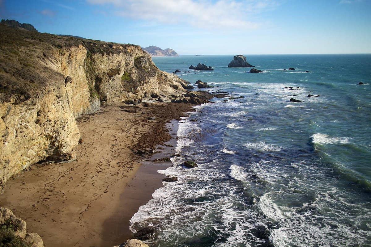 rocky-sea-shore