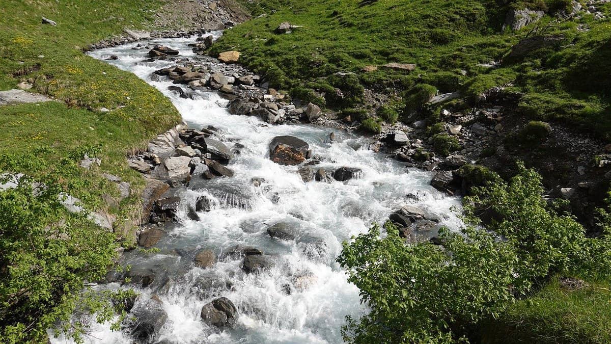 natura-riverbero-roccia