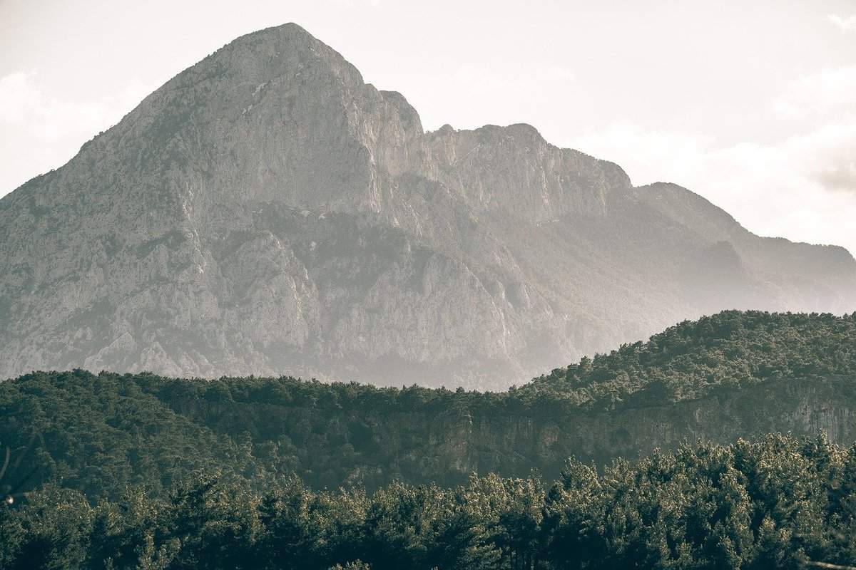 topo de montanha enorme