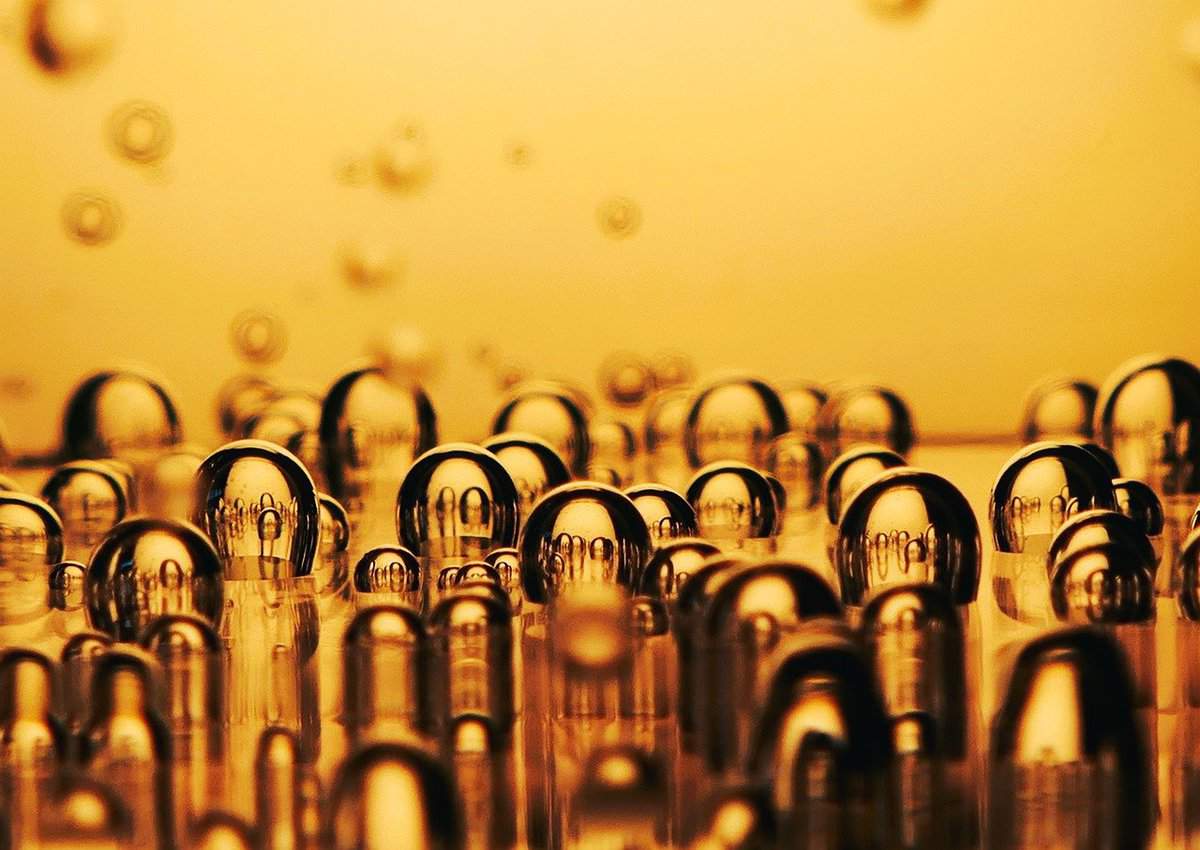 gotas doradas-agua