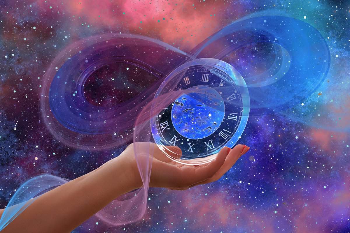 universe-time-hand