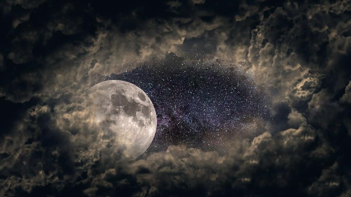 dusty-sky-moon