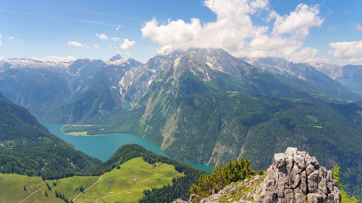 lago-montaña-cielo