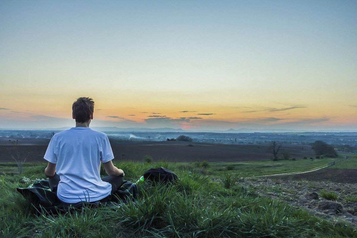 meditar-soledad-naturaleza