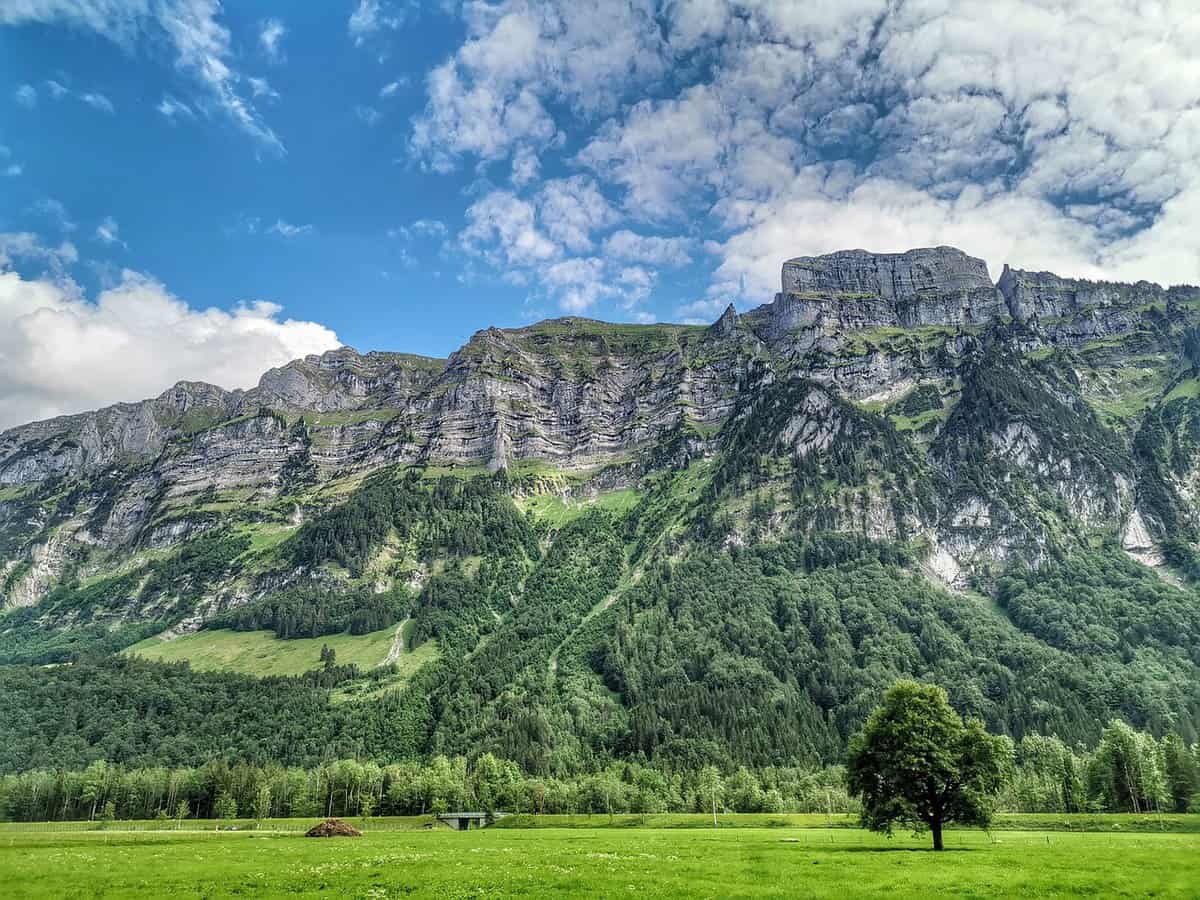 cielo-montaña-pradera