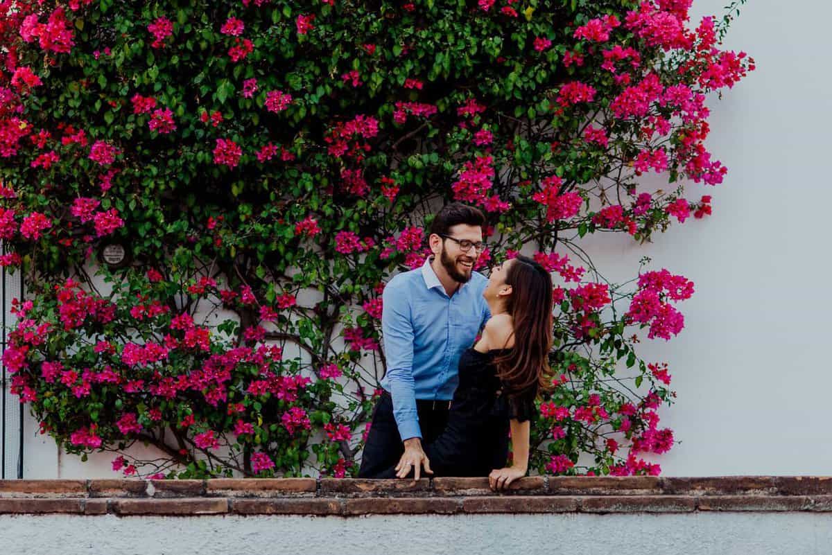 red-flowers-couple