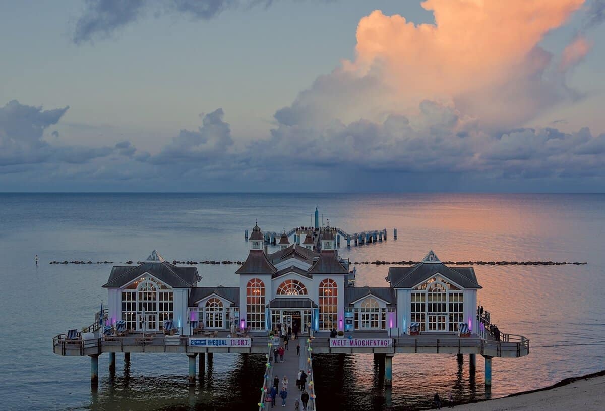 clouds-buildings-hotel