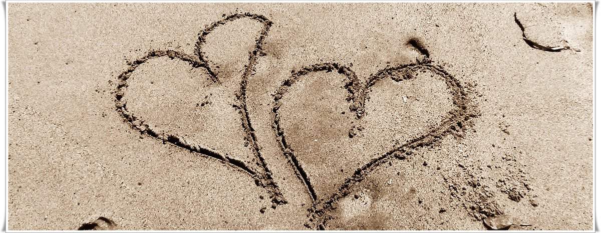hearts-in-sand