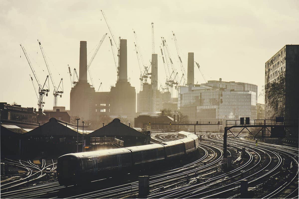 factory-chimneys-trains