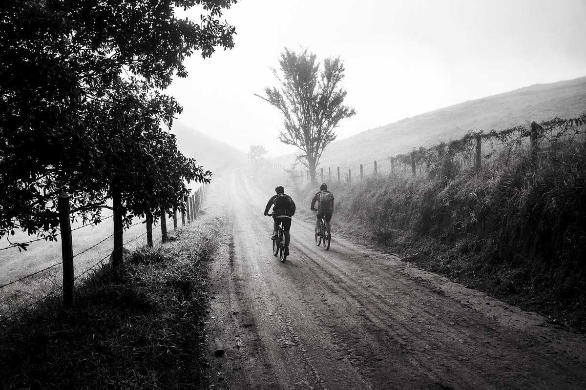 bicicleta de estrada de terra