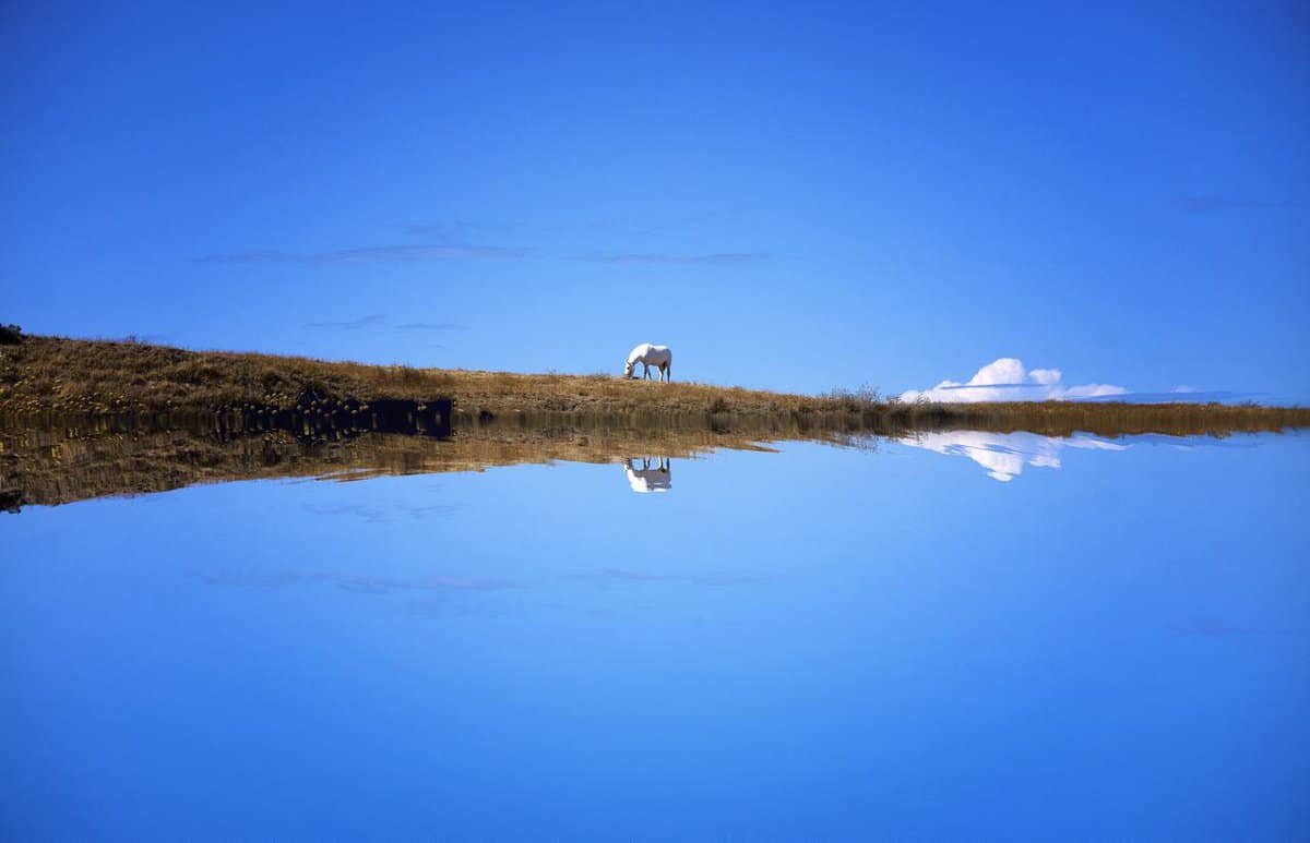 água-lago-céu