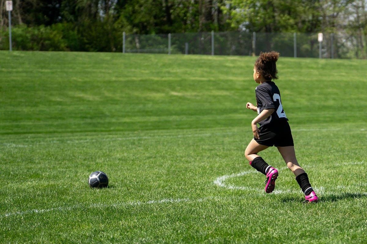 green-meadow-football