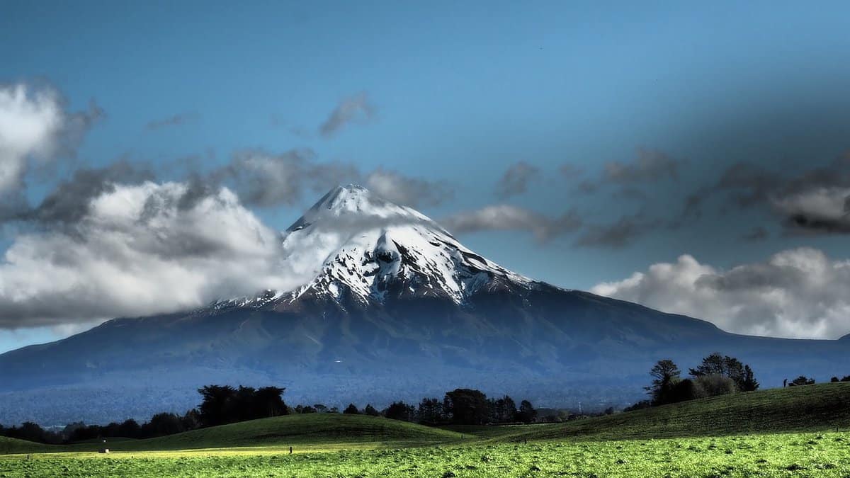 montanha do pico da neve