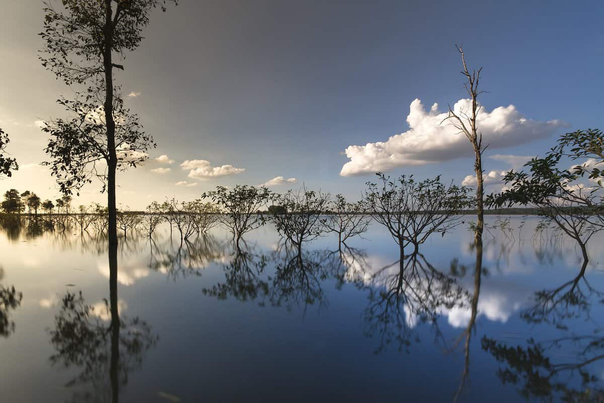 lake-water-sky