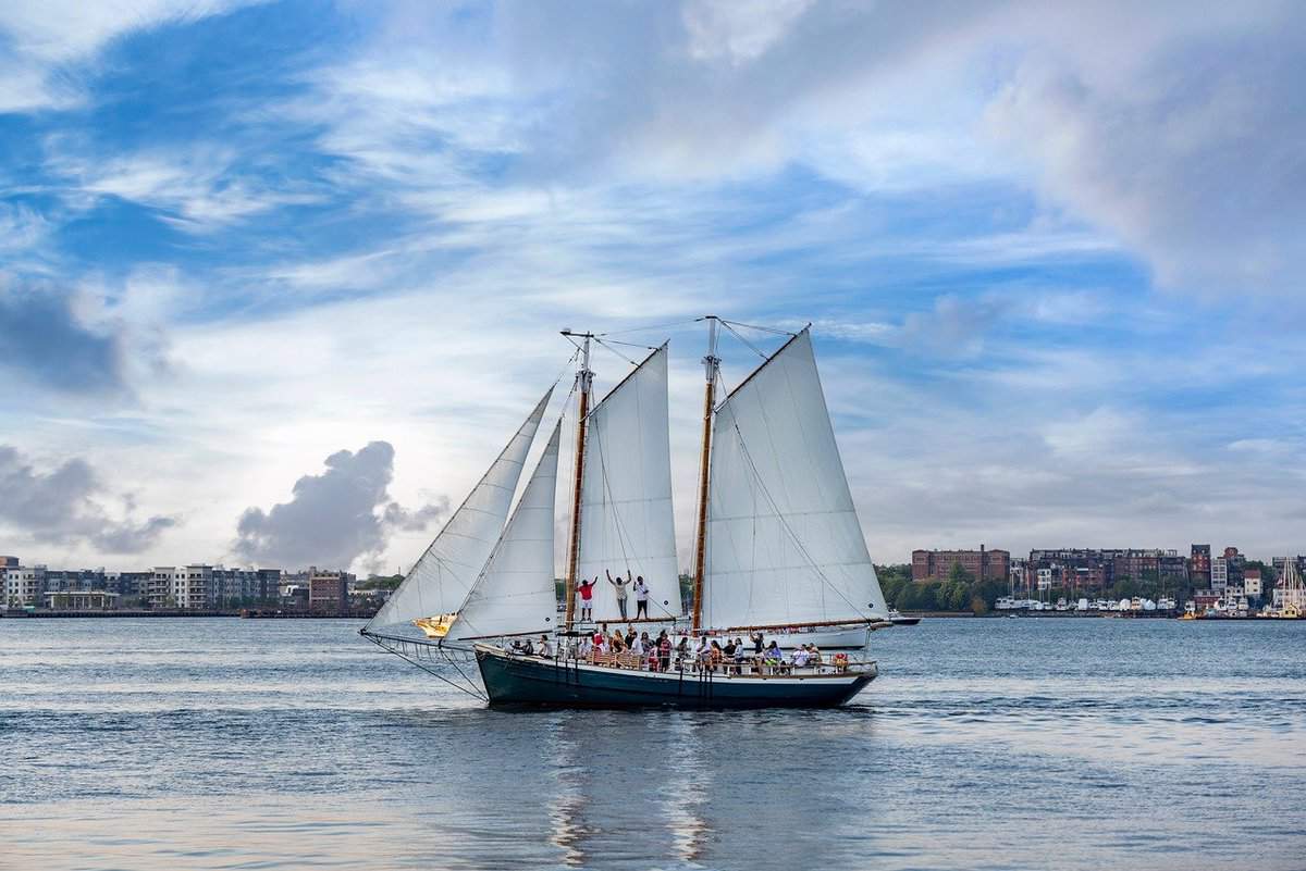 mar-barco-flotante