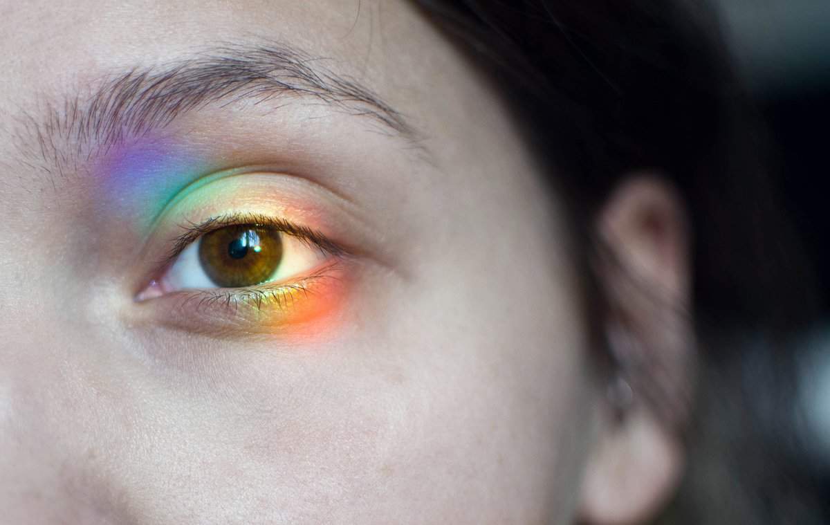 colorful-eye-paint