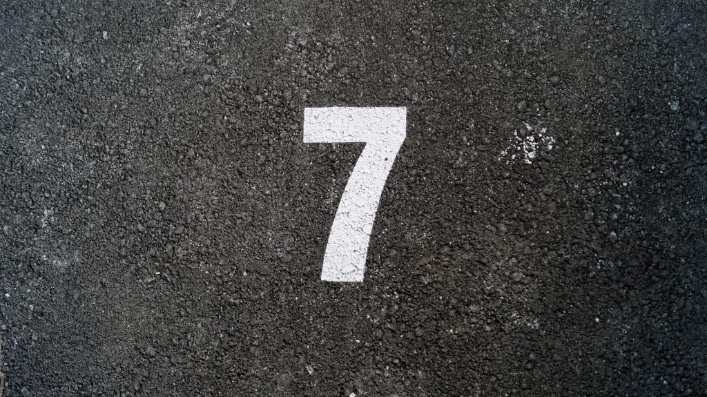 number7-black-white