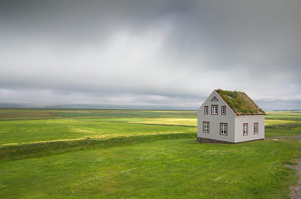 house-green-meadow