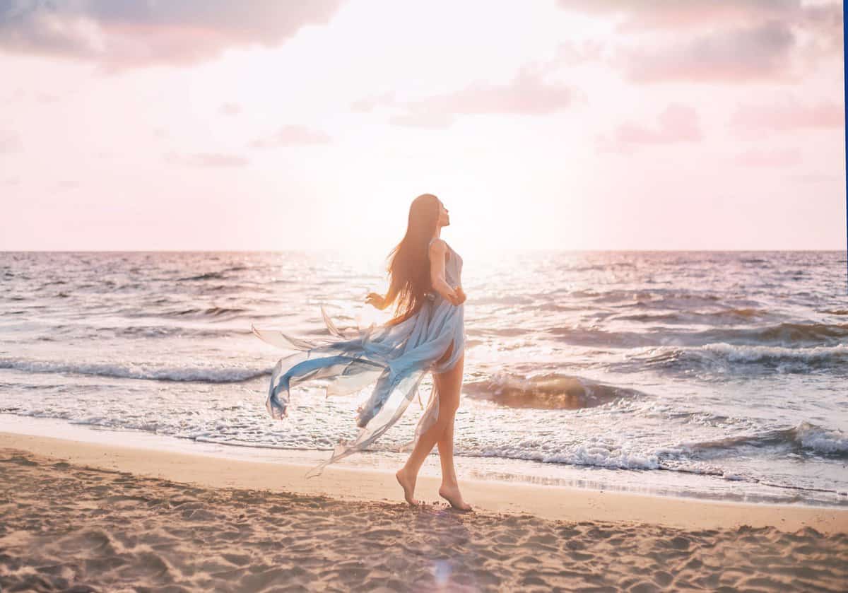woman-beach-sun