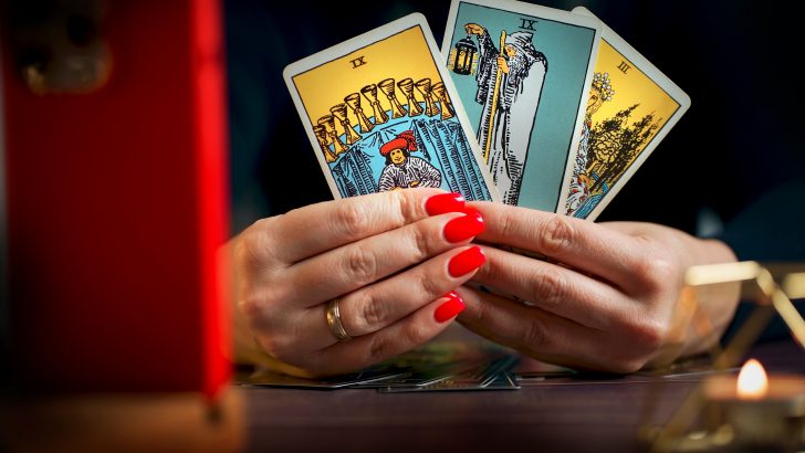 The Difference Between Tarot Cards Vs Oracle Cards