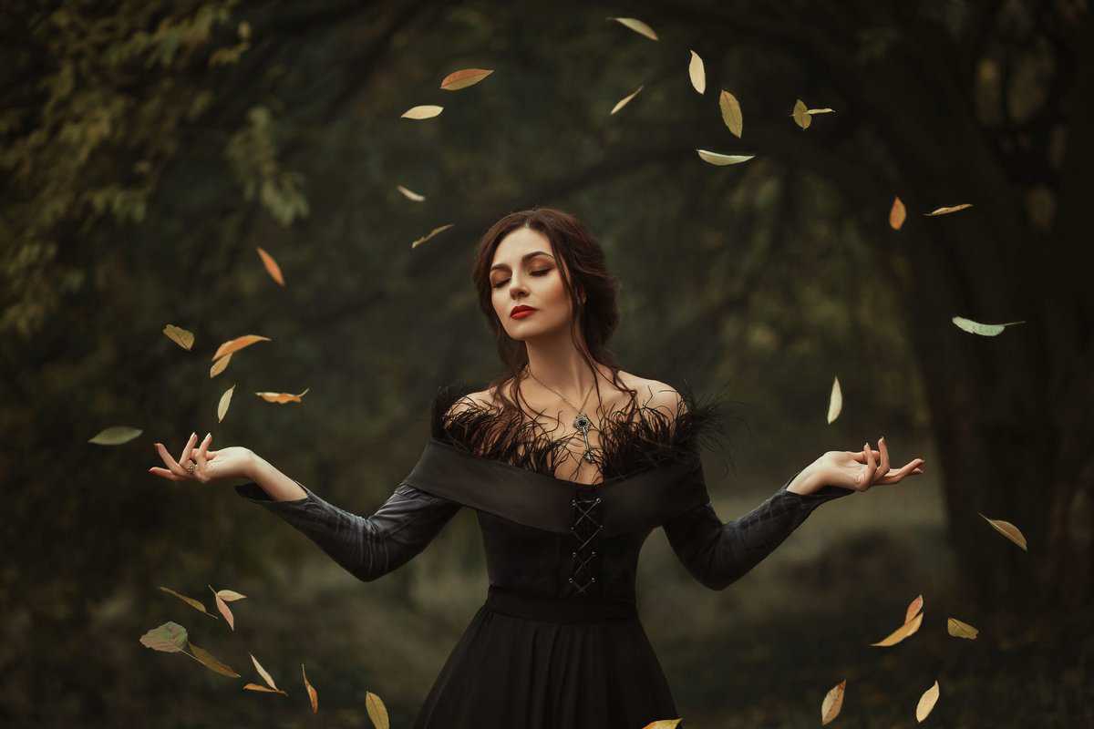 woman-magic-leaves
