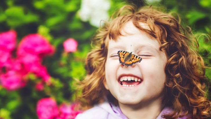 Cosa significa quando una farfalla si posa su di te? 