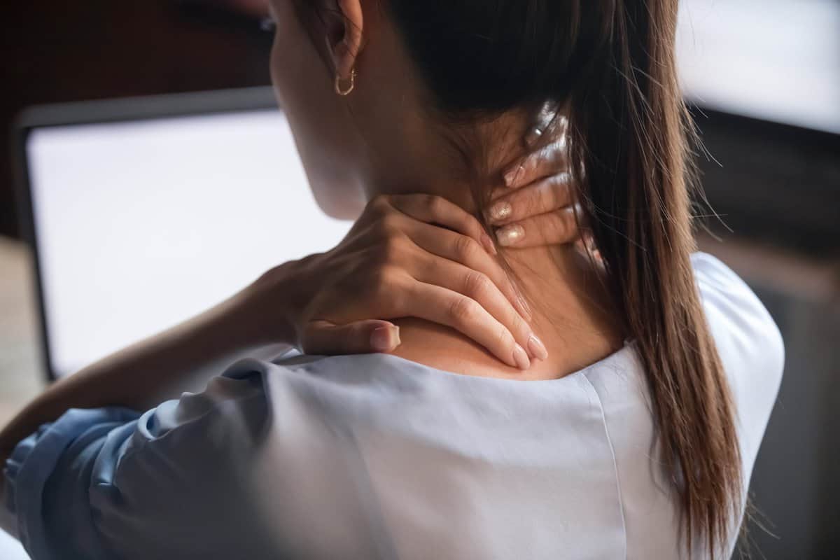 donna-dolore alla spalla