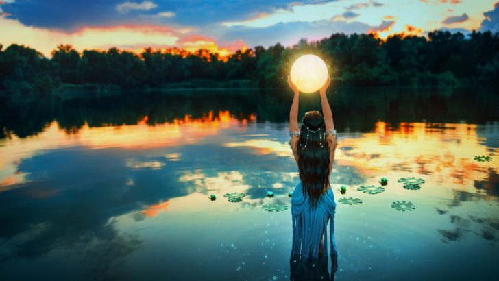 8 Moon Phases That You Can Use to Realize Your Desires