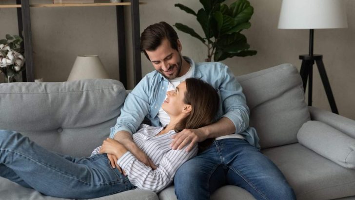 10 Things Couples Do When They Get Comfortable With Each Other