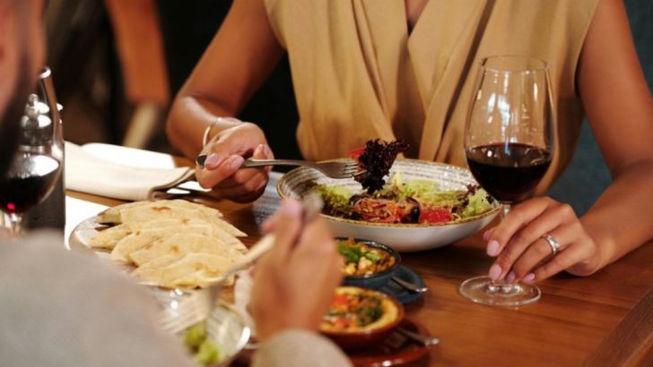 10 Red Flags Men Need to Look Out for On a First Date
