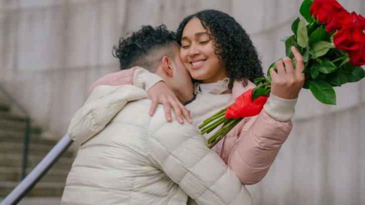 10 Romantic Gestures Women Absolutely Love