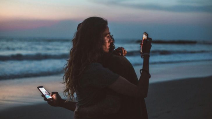 10 Signs a Woman Has Fallen Out of Love