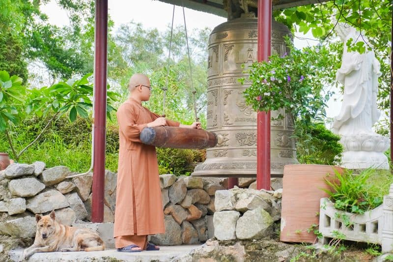 Buddhist Hell Is Way More Creative Than Christian Hell