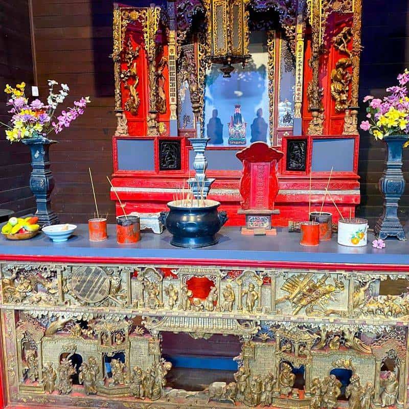 Chinese Ancestral Room Service