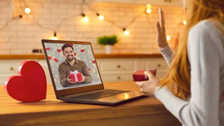10 Ways to Survive a Long-Distance Relationship
