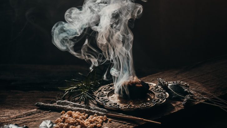 10 Herbs to Use While Meditating