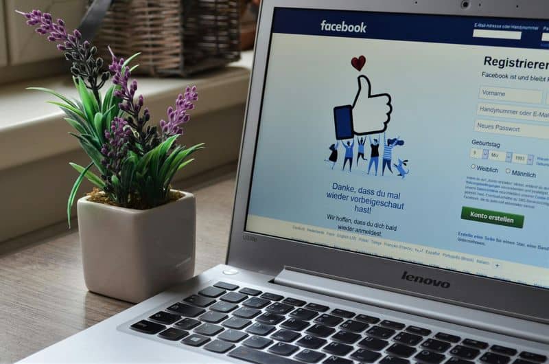 Facebook Stalking Before the First Date