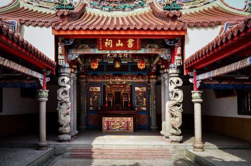 Ancestor Veneration: Shinto's Continuing Family Bonds