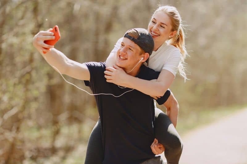 Become Each Other's Personal Paparazzi